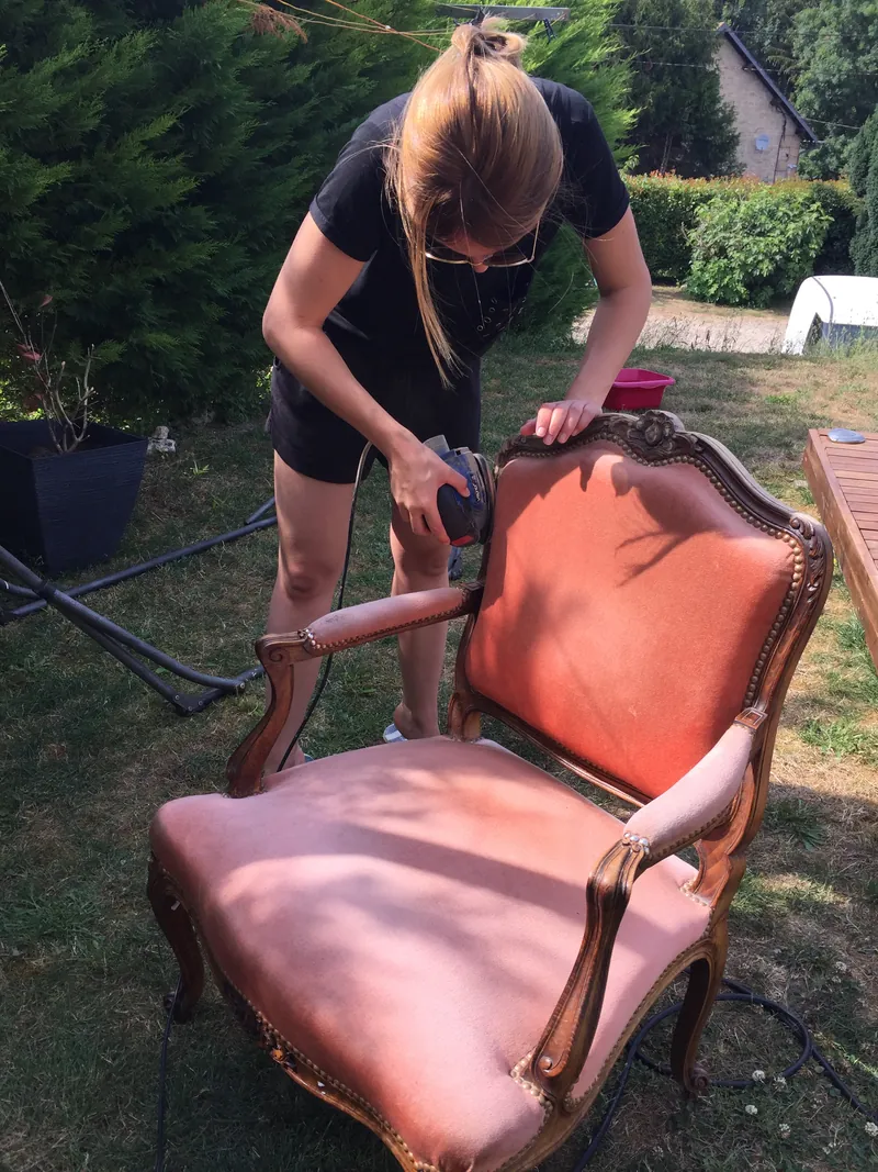 Atelier de Restauration et relooking d'un fauteuil — photo 2